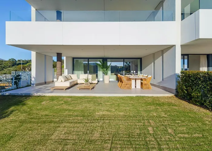 Luxury With A Private Garden Apartament Estepona