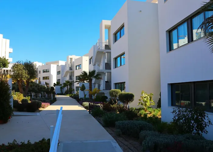 شقة Luxury With A Private Garden *