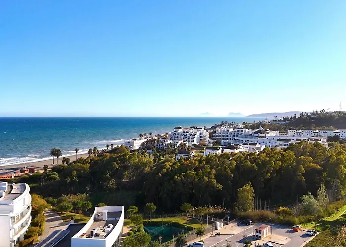 Luxury With A Private Garden شقة إِستيبونا