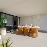 Luxury With A Private Garden *