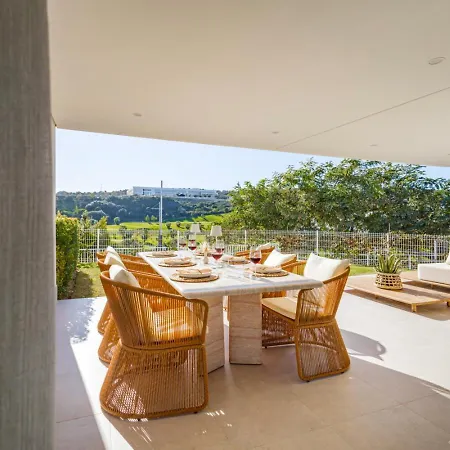 Luxury With A Private Garden *