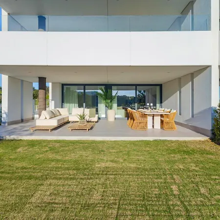 Luxury With A Private Garden Apartament Estepona