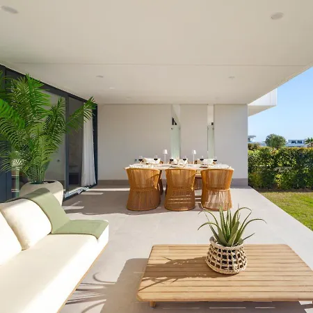 Luxury With A Private Garden Apartamento Estepona