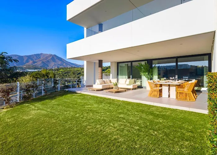 Luxury With A Private Garden *