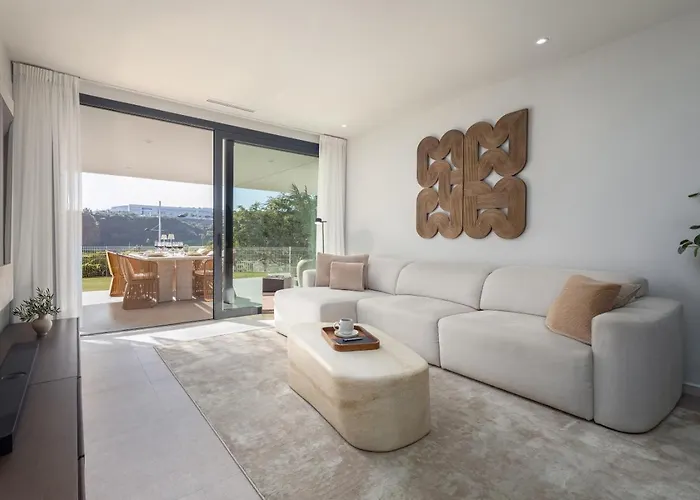 Luxury With A Private Garden * 埃斯特波纳