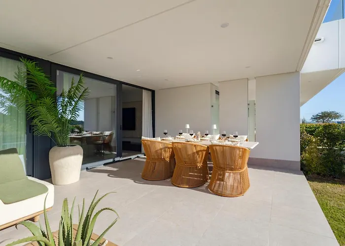 Luxury With A Private Garden *