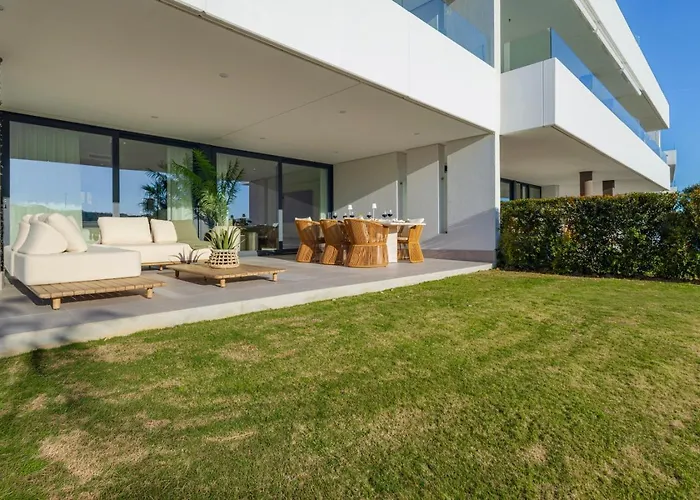 Luxury With A Private Garden Apartman Estepona