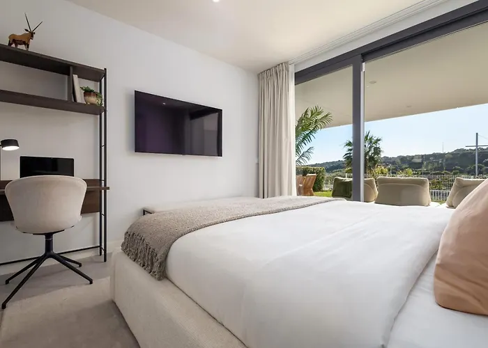 Luxury With A Private Garden Apartment