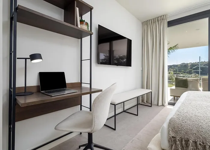 Luxury With A Private Garden Apartman *