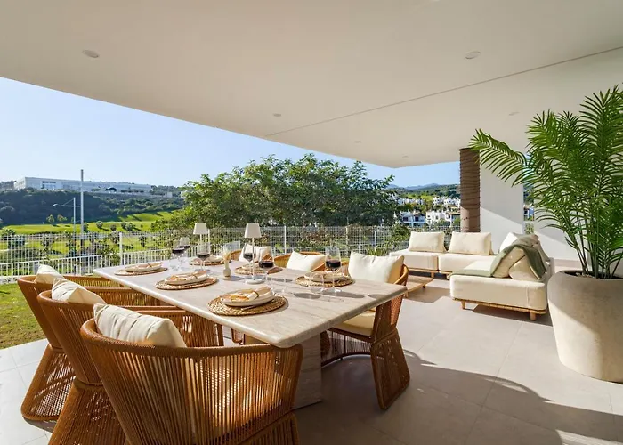 Luxury With A Private Garden 公寓 *