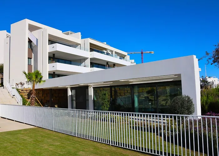 Luxury With A Private Garden Апартаменты *